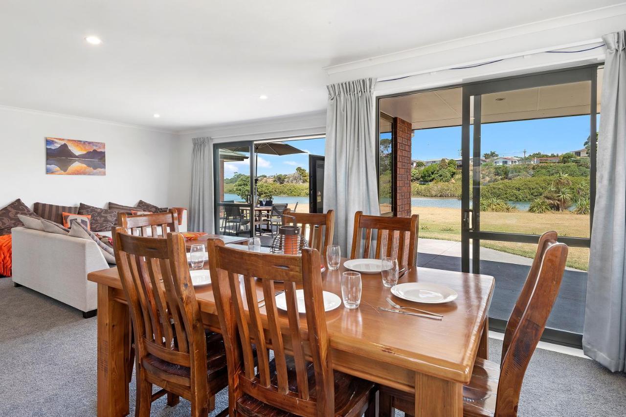 The Waterfront Ruakaka - Ruakaka Holiday Home Exterior photo