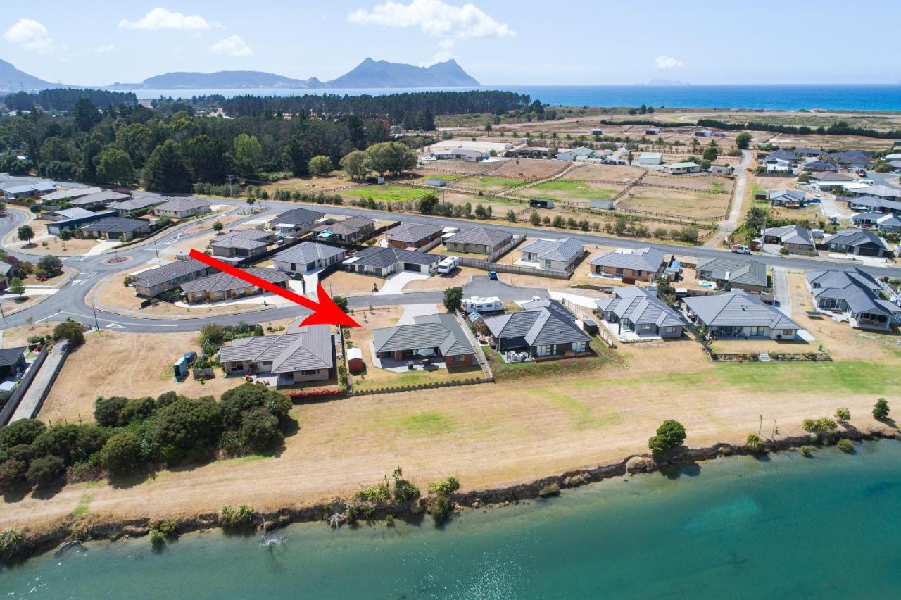 The Waterfront Ruakaka - Ruakaka Holiday Home Exterior photo